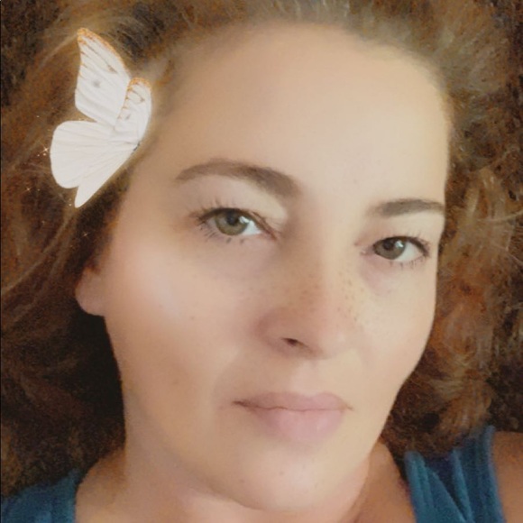 Meet your Posher, Stephanie - Picture 1 of 1